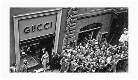 gucci la storia|gucci ownership history.